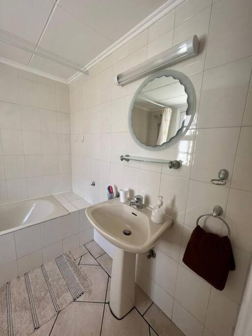 The Best Prime Location Lovely 1 Bedroom Apartment Paphos Eksteriør billede
